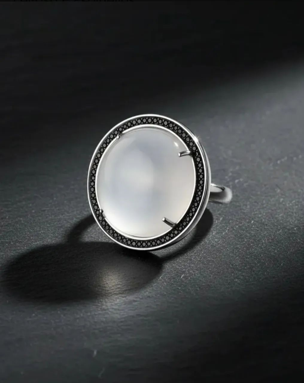 Anel Elegance Vivara em Prata, Quartzo e Espinélios.