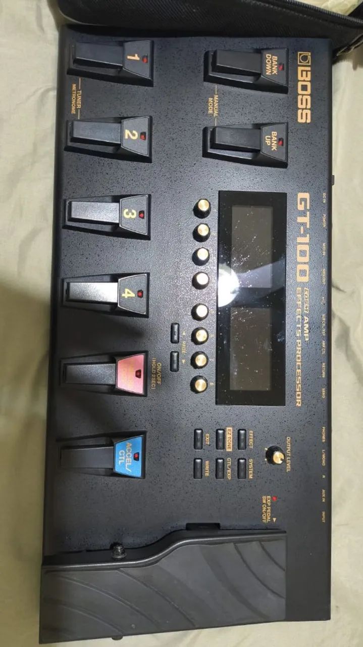 pedaleira da boss GT 100 COSM AMP EFFECTS PROCESSOR - Instrumentos