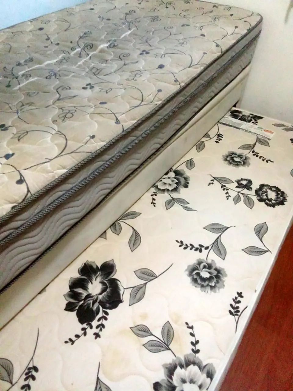 Cama solteiro bicama com bau e colchões - Foto 3