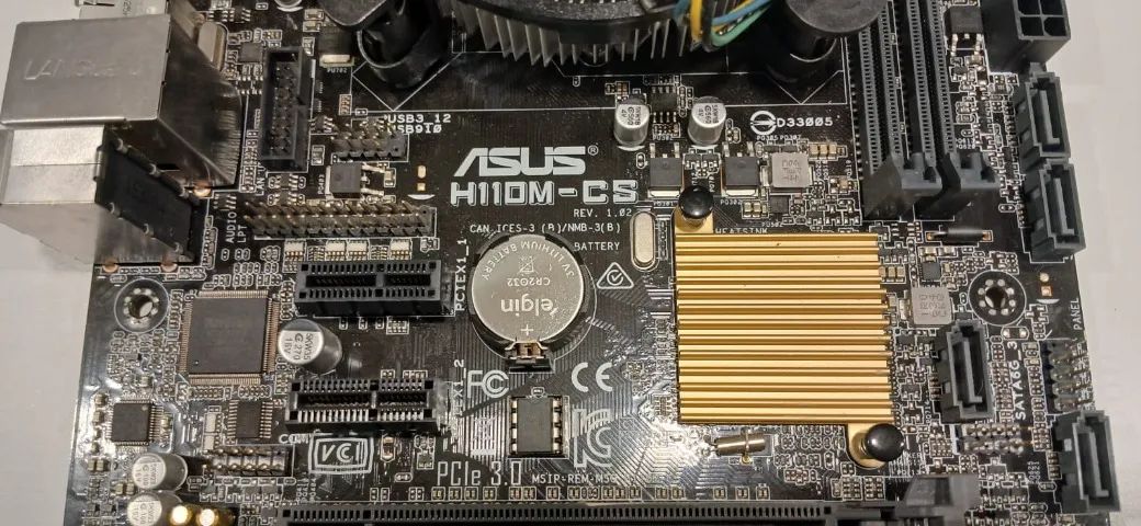 Placa Mãe Asus H110M-CS + i3 6100 3.7GHz - Foto 4