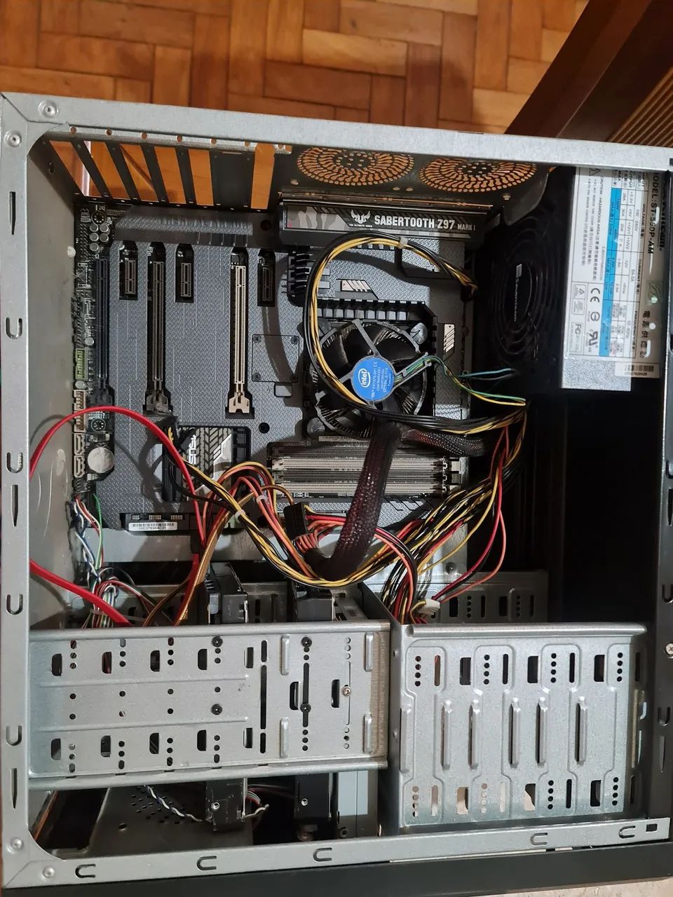 Asus z97 Sabertooth mark 1 SEM TROCAS PF!!! - Peças de Hardware