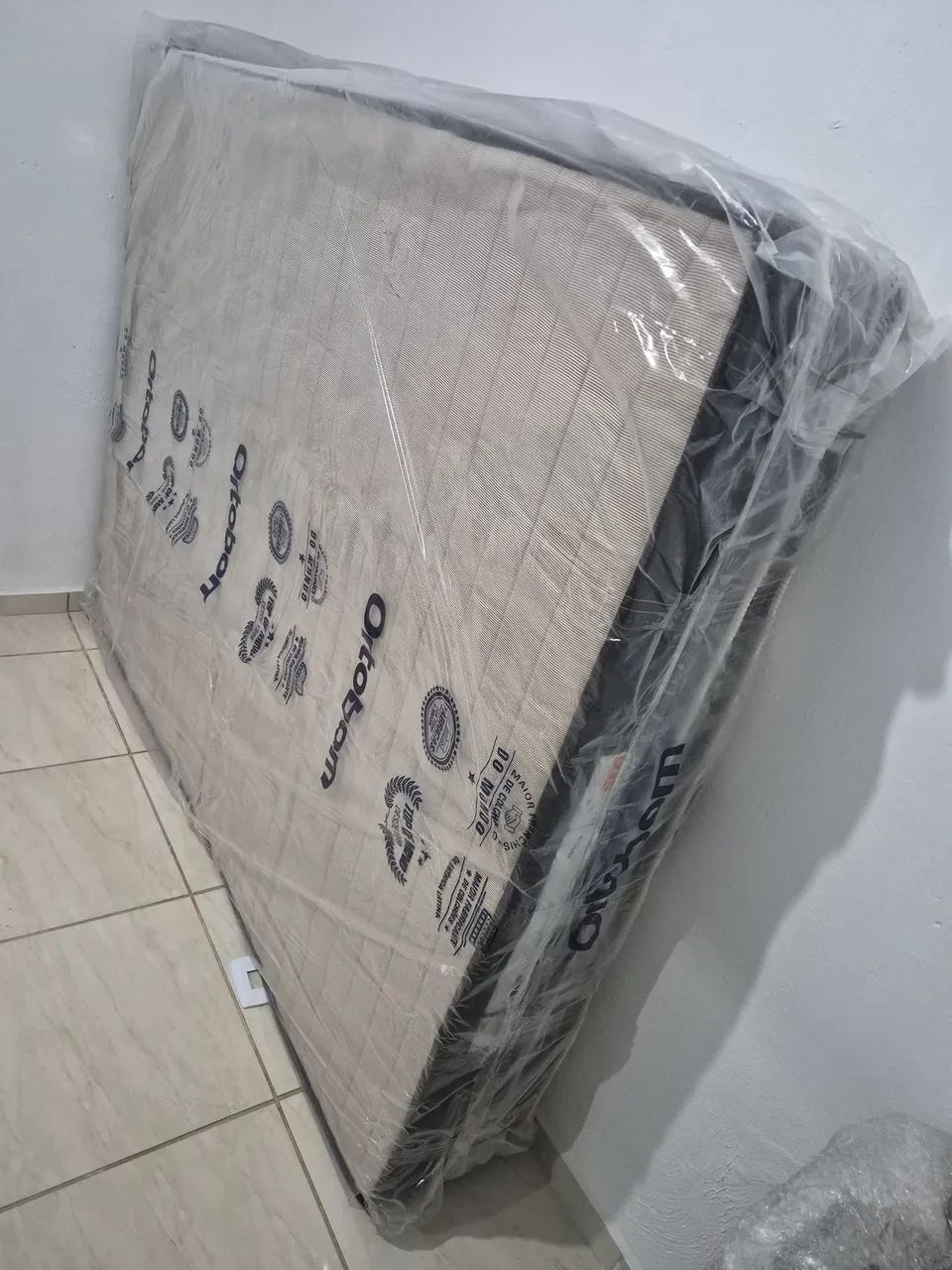 Colchão queem,embalado ortobom !!
