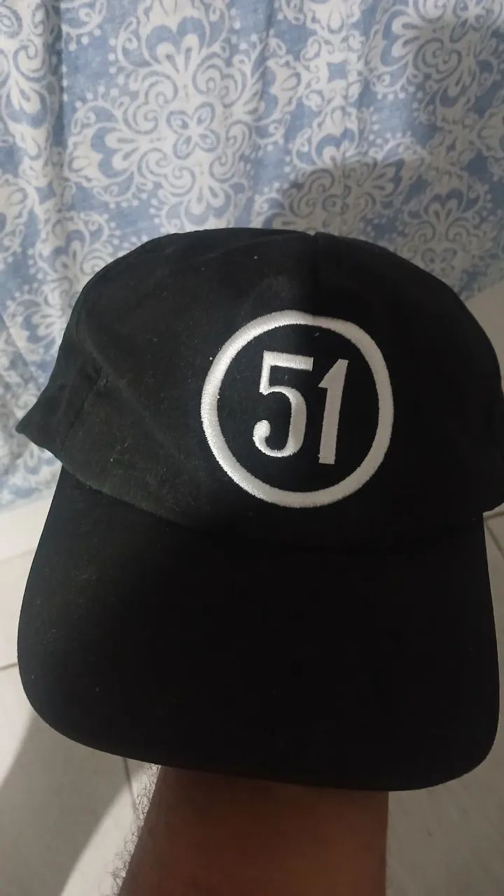 Bone bordado preto cachaça 51