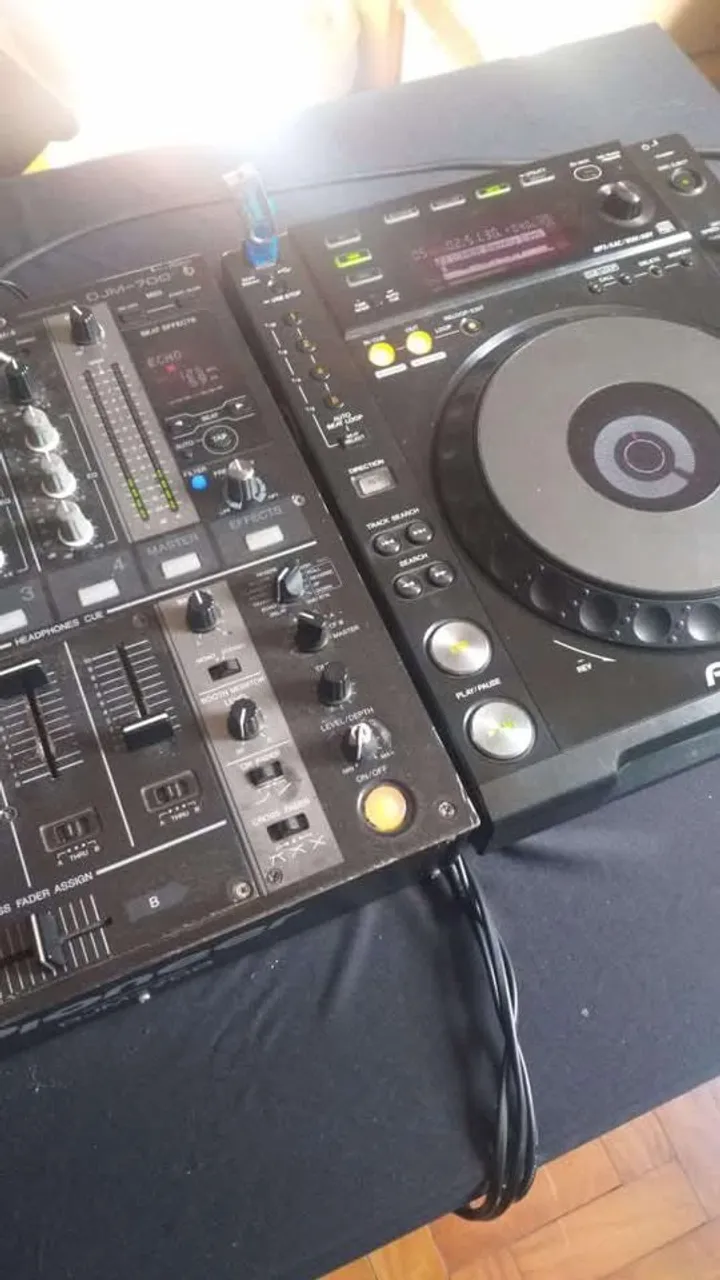 Cdj 700 gemini + mixer e cases - Instrumentos musicais