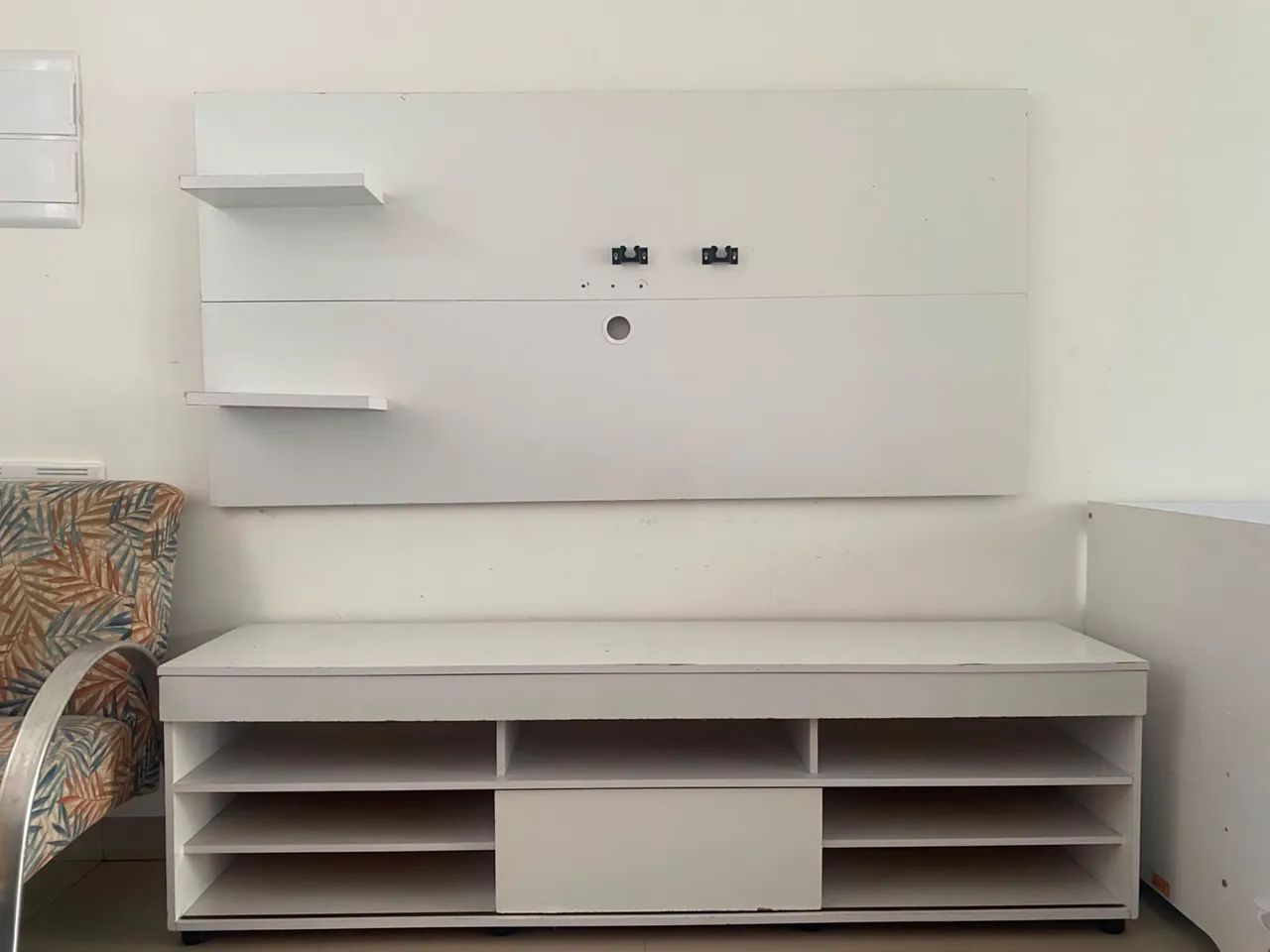 Rack Móvel Multiuso com Painel 