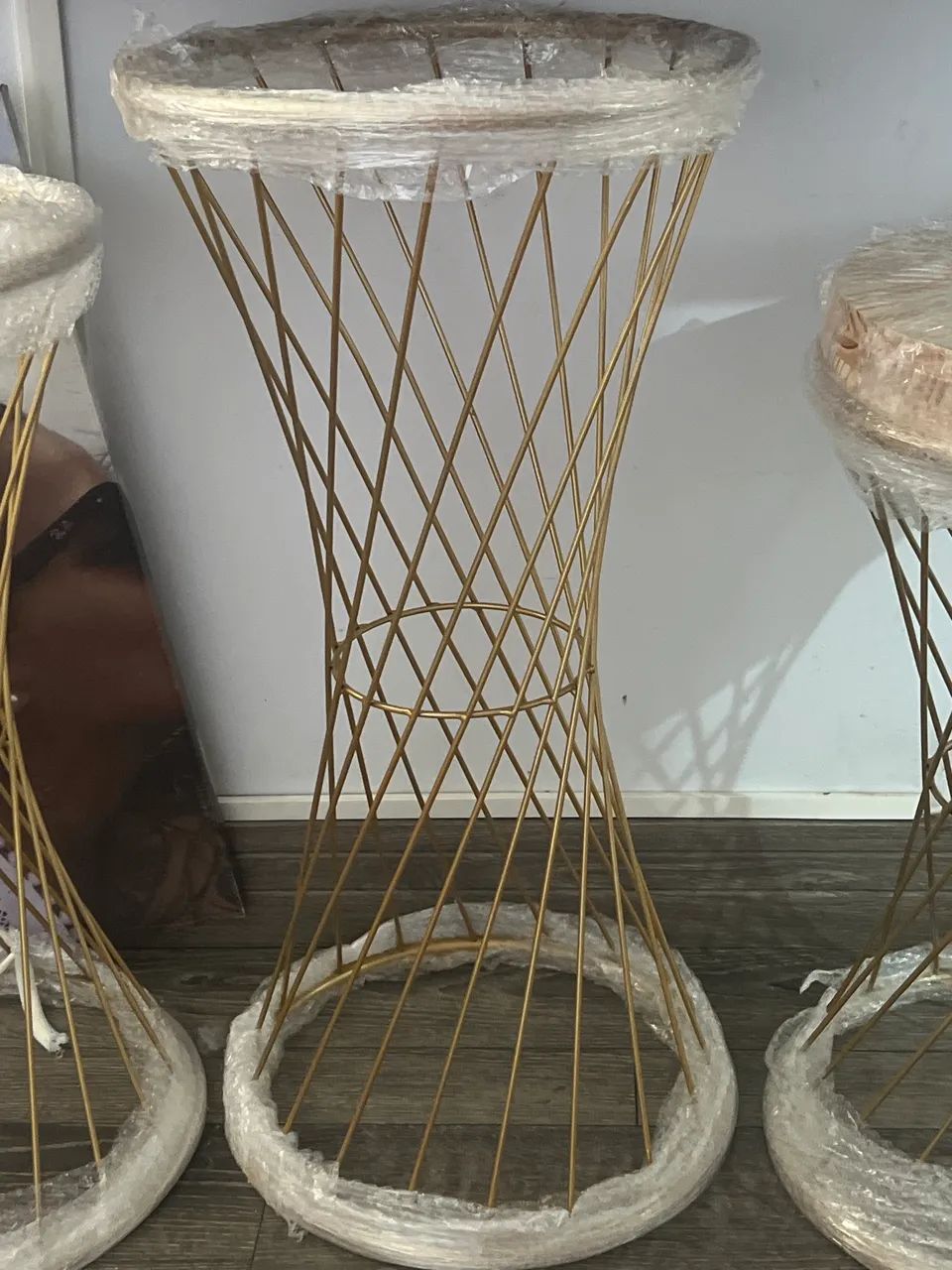 TRIO DE MESAS DECORATIVAS! - Foto 4