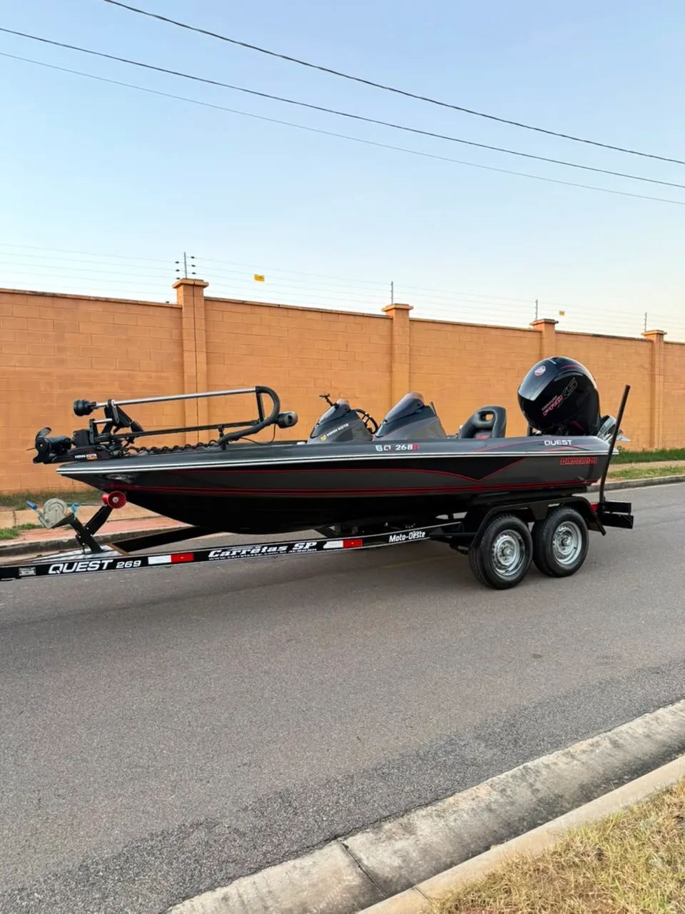 Barco de pesca quest 268R