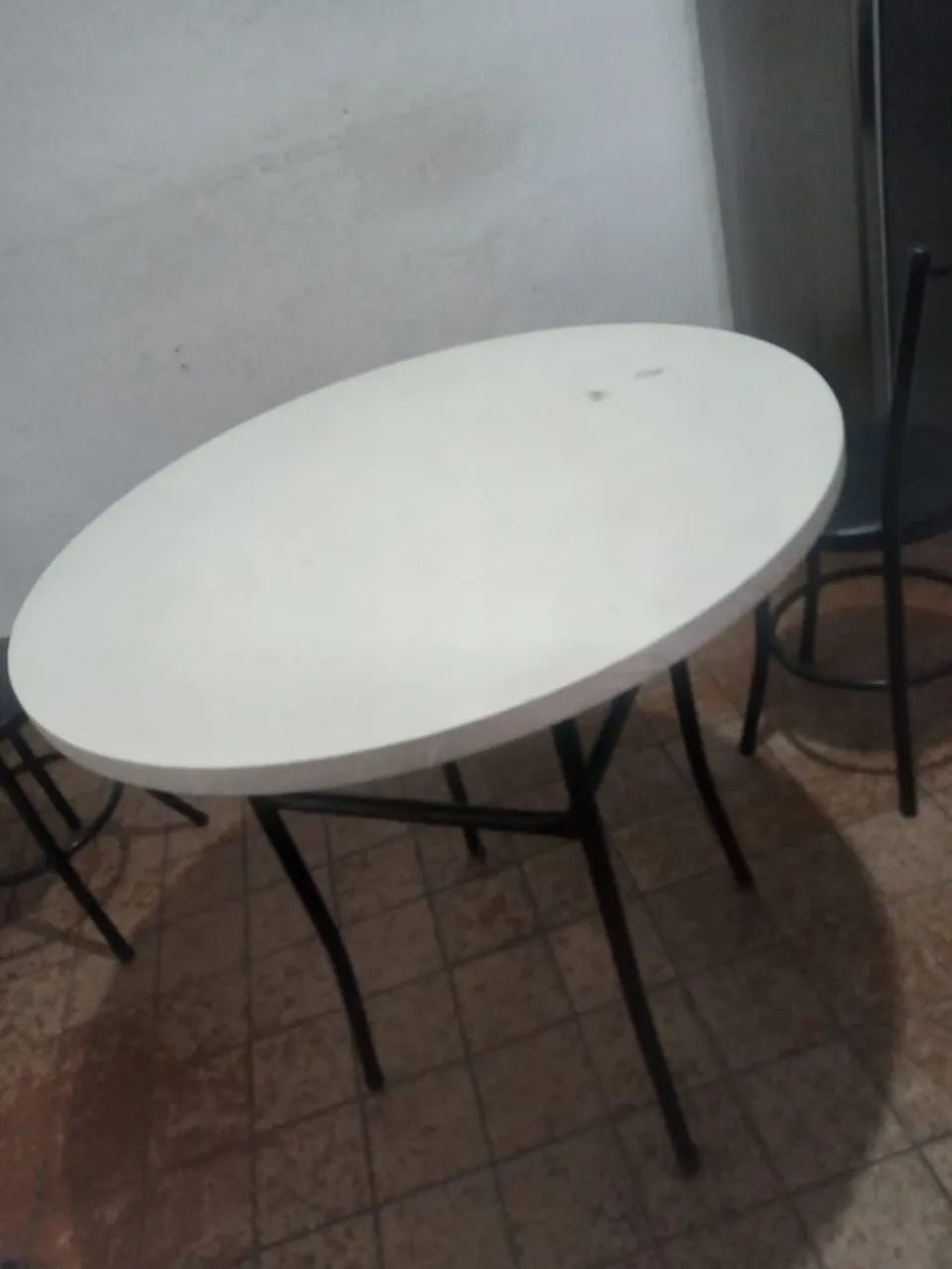 MESA DE FERRO COM 4 CADEIRAS  - Foto 3