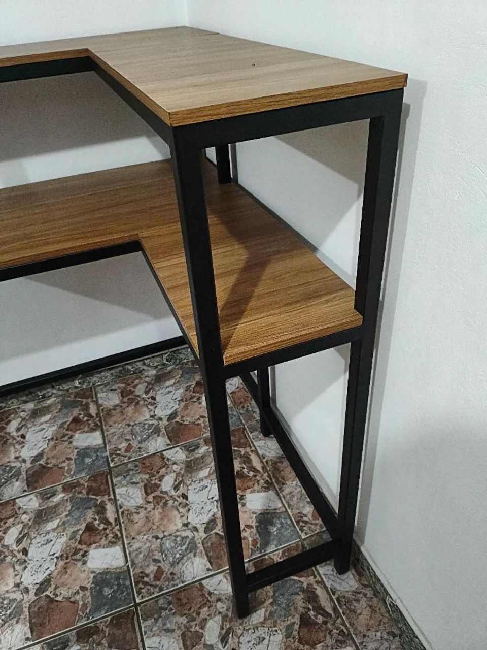 Escrivaninha com prateleira  - Foto 2