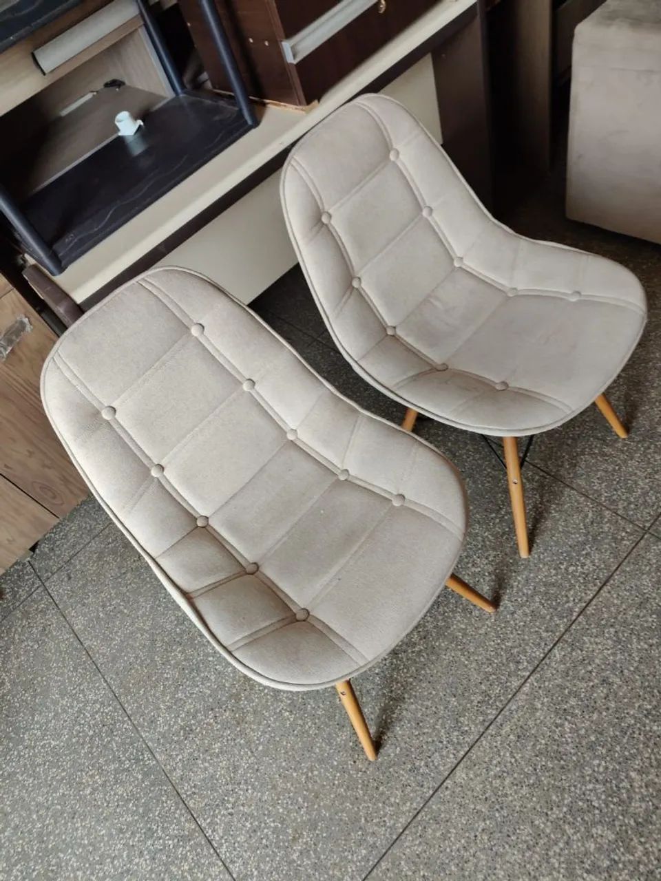 Jogo de poltronas de suede bem conservadas ((ENTREGO GRATIS)) - Foto 3