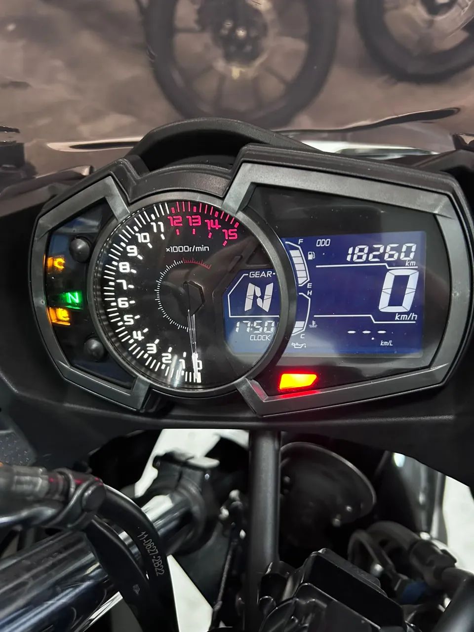 KAWASAKI NINJA 400 - Foto 5