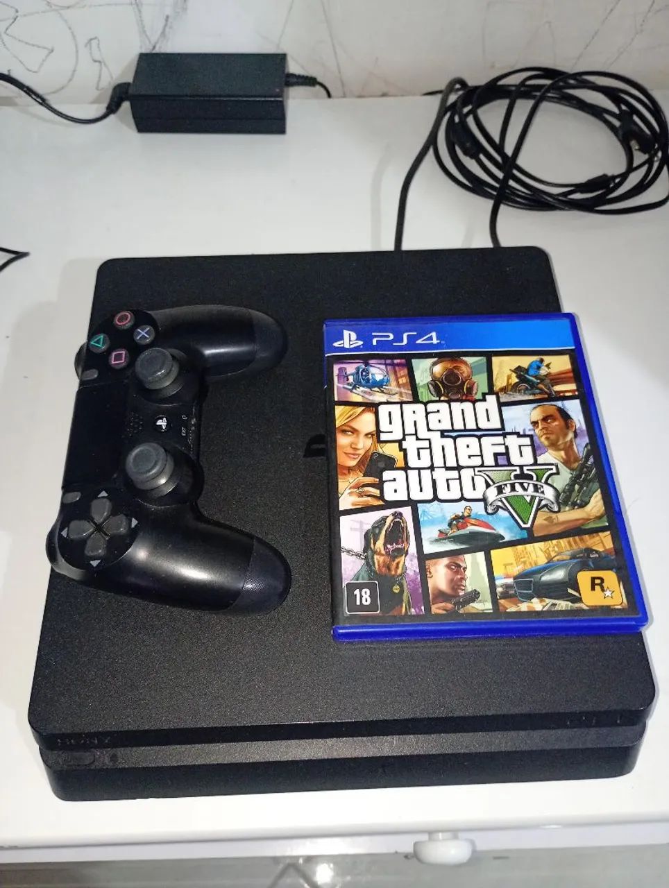PLAYSTATION 4 