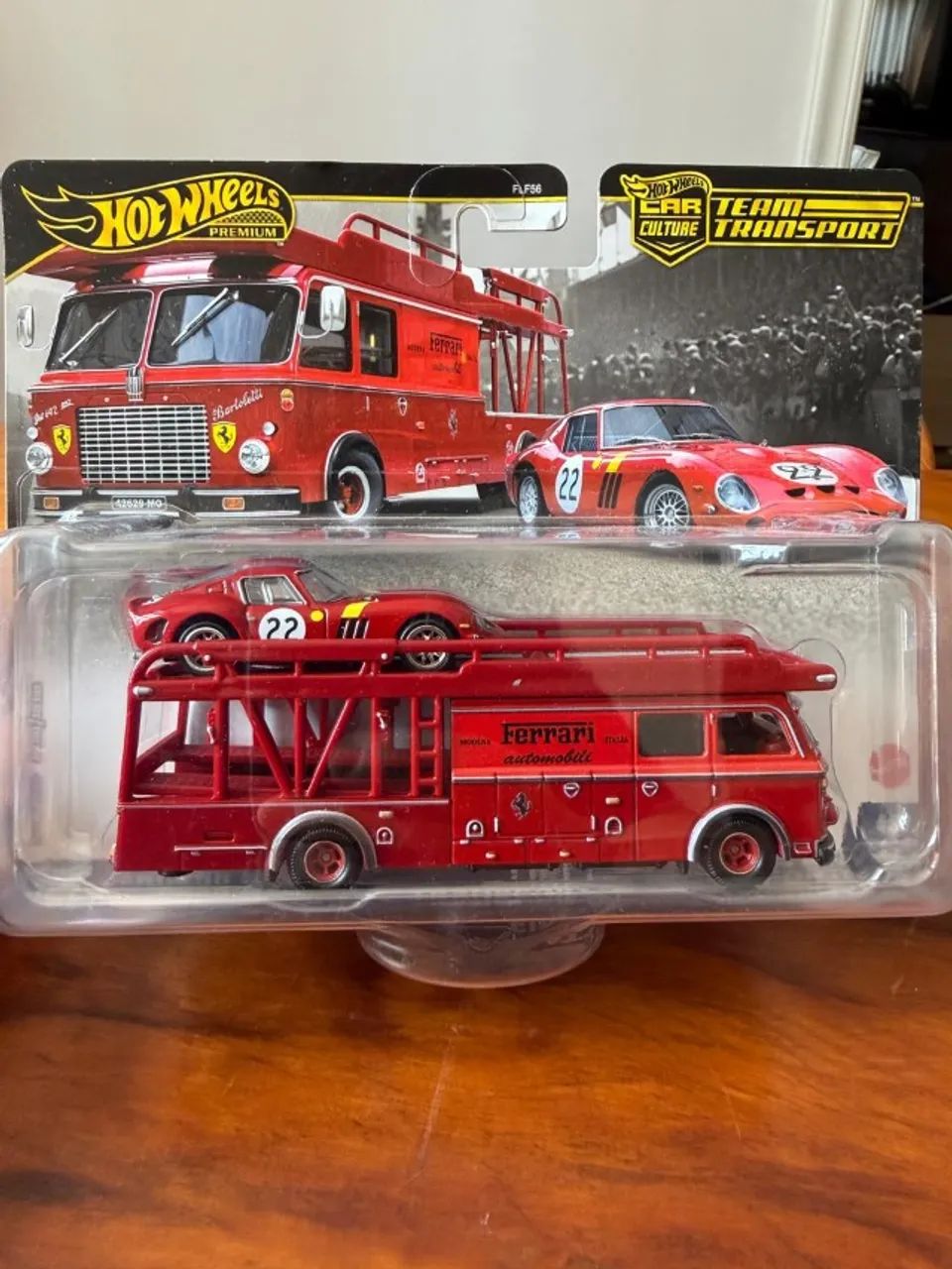 Hot Wheels Team Transport Ferrari 250 GTO