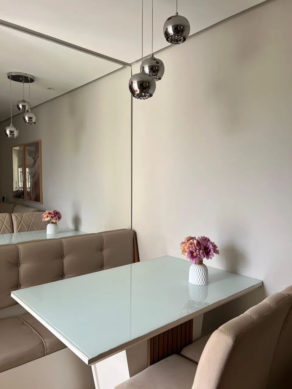 Mesa com 2 cadeiras