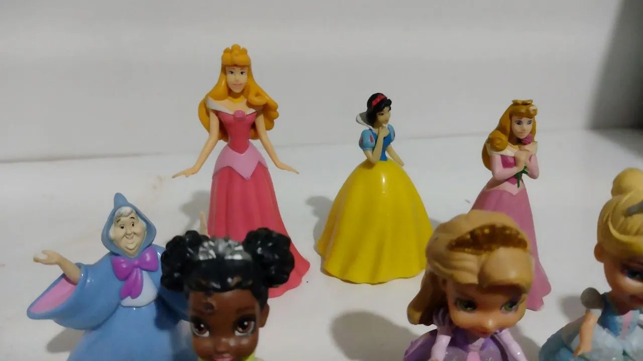 Lote de miniatura princesas da Disney  - Foto 5