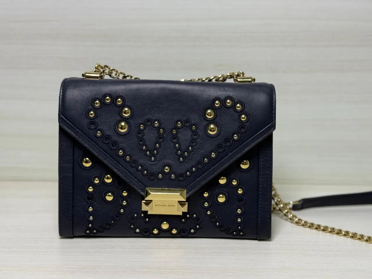 bolsa michael kors sloan studded azul marinho