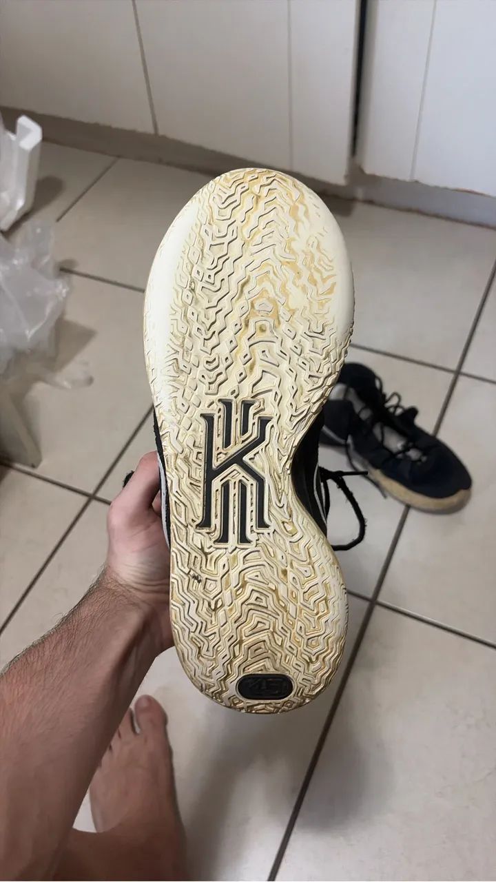 Tênis Nike Kyrie 7 TB 'Black White' - Foto 3
