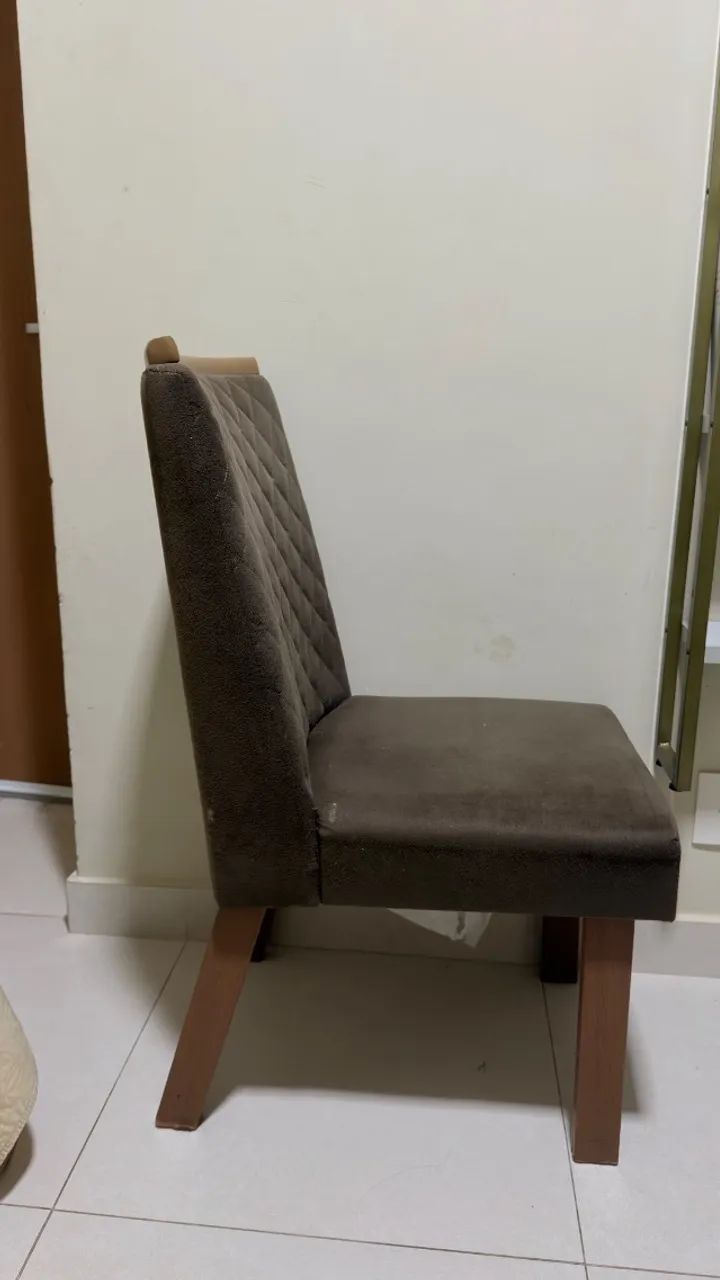 6 Cadeiras estofadas marrom