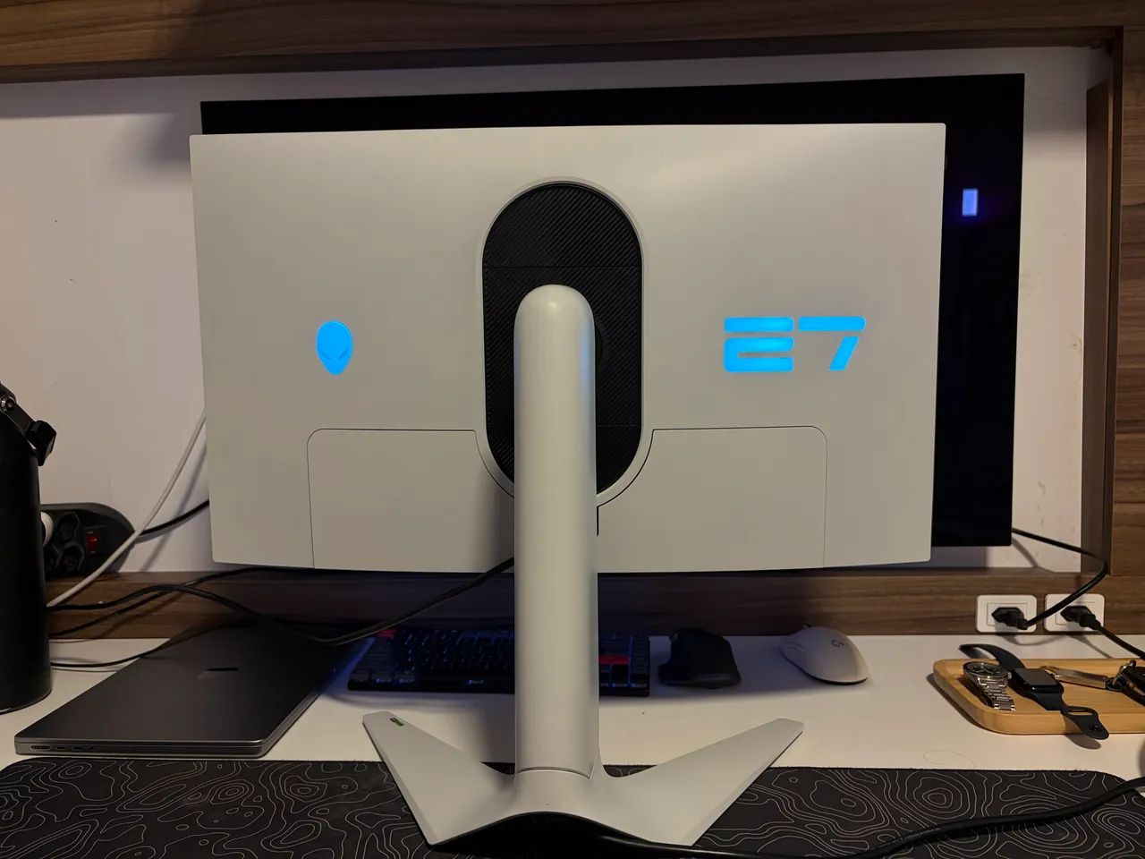 Monitor Alienware 27 QHD 280Hz AW2723DF - Foto 3