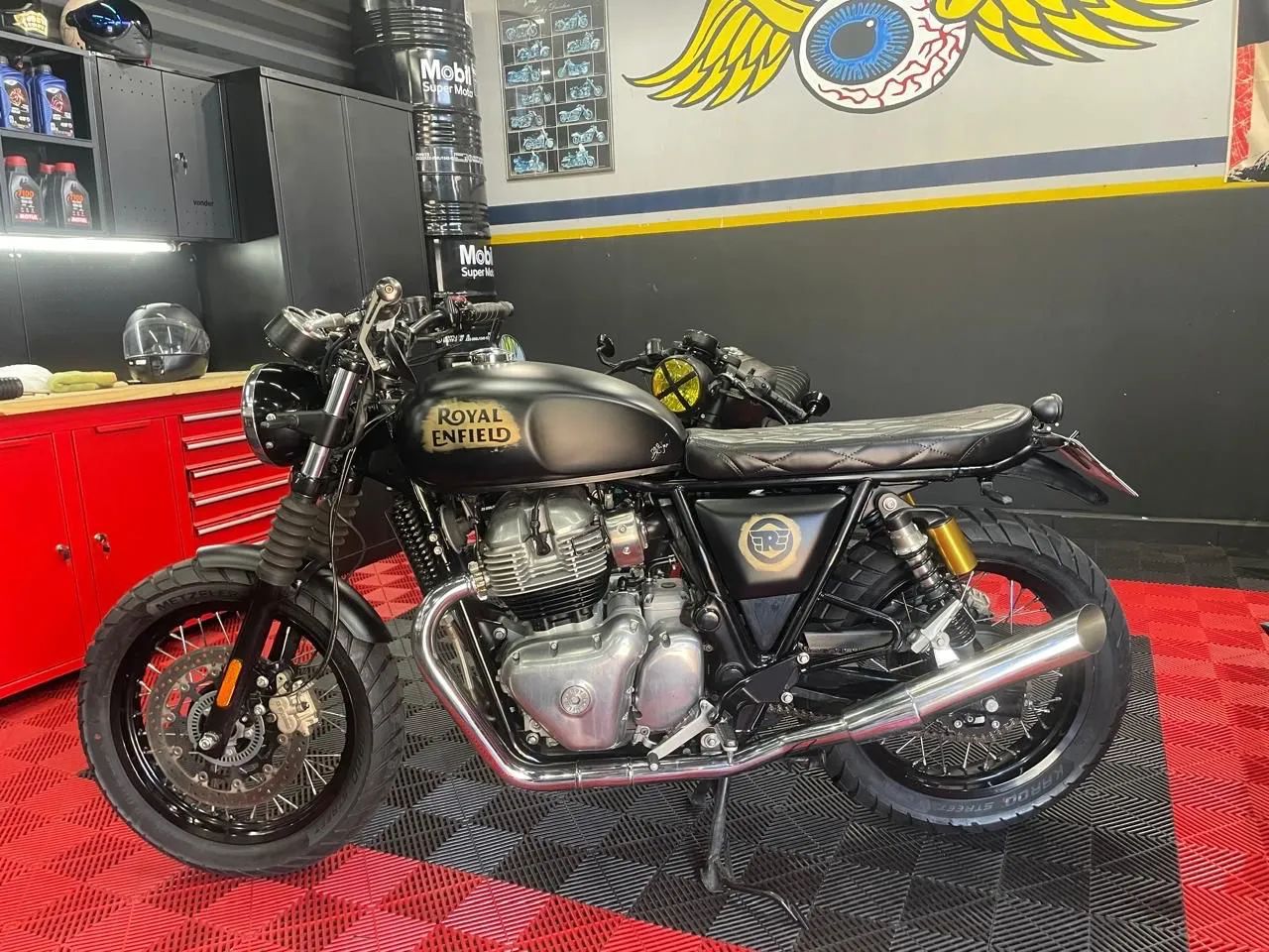 Royal Enfield Interceptor 650 - Customizada
