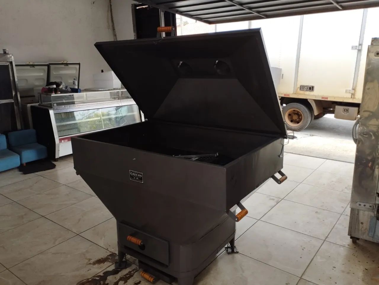 Churrasqueira a Bafo 90kg Industrial G90 