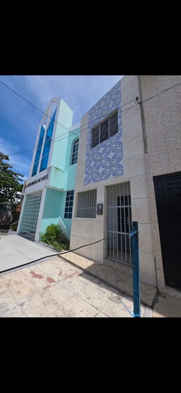 Aluga-se casa de 1º andar