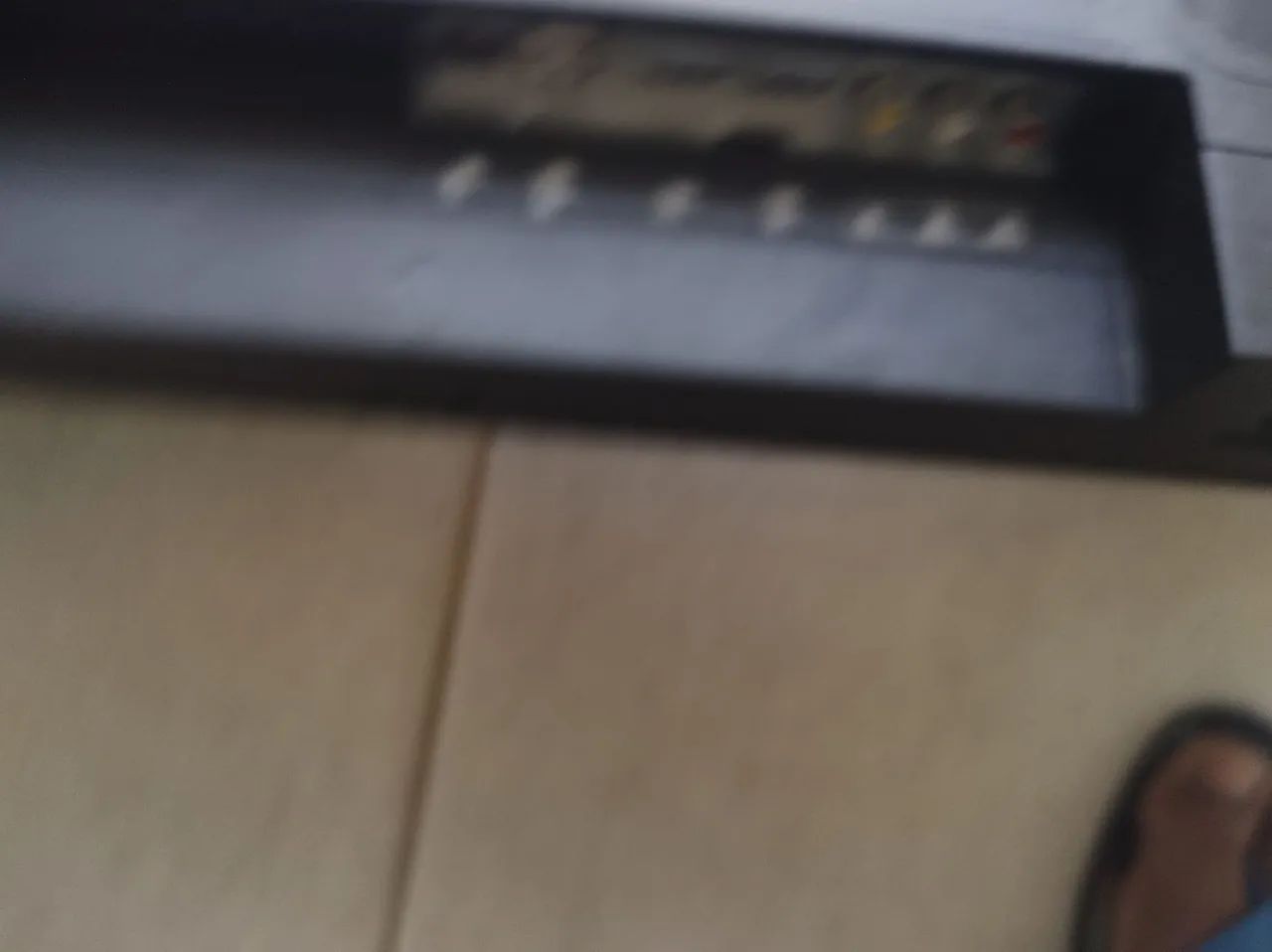 TV 32 COM TELA QUEBRADA MAS COM A PLACA FUNCIONANDO PERFEITAMENTE  - Foto 4