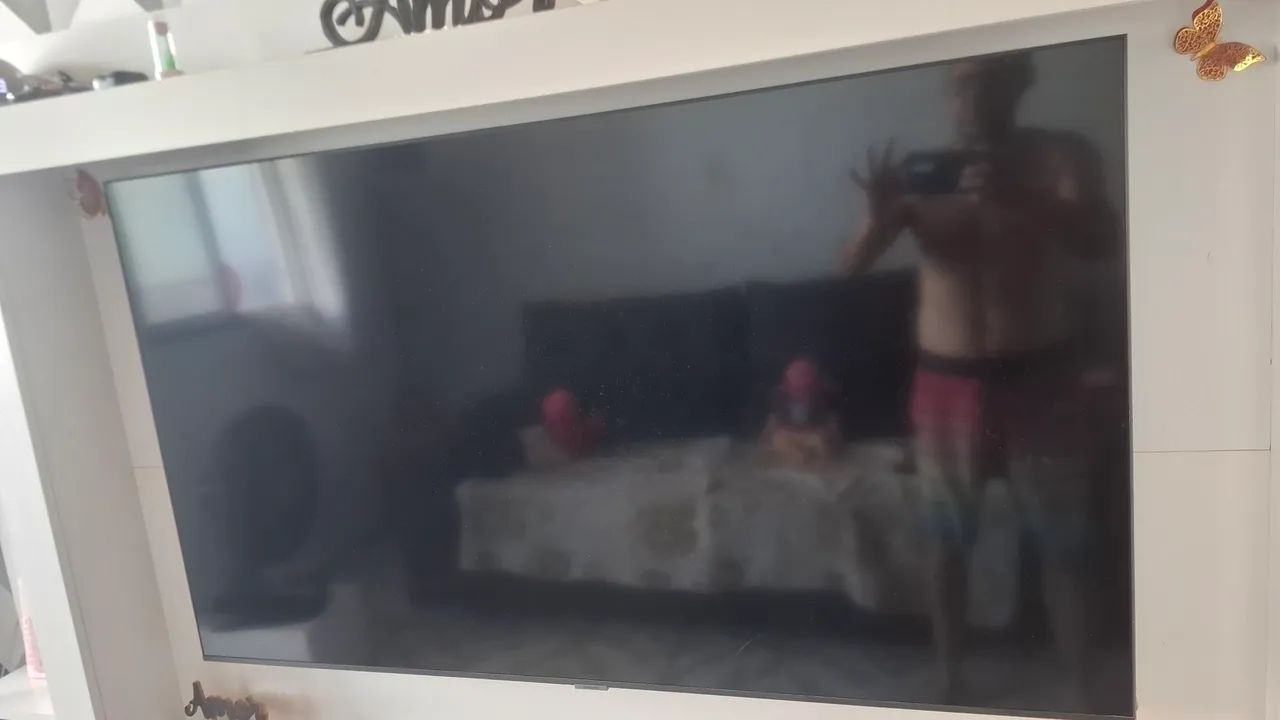 Smart TV Samsung 55 polegadas modelo AU7700 com tela quebrada  - Foto 3