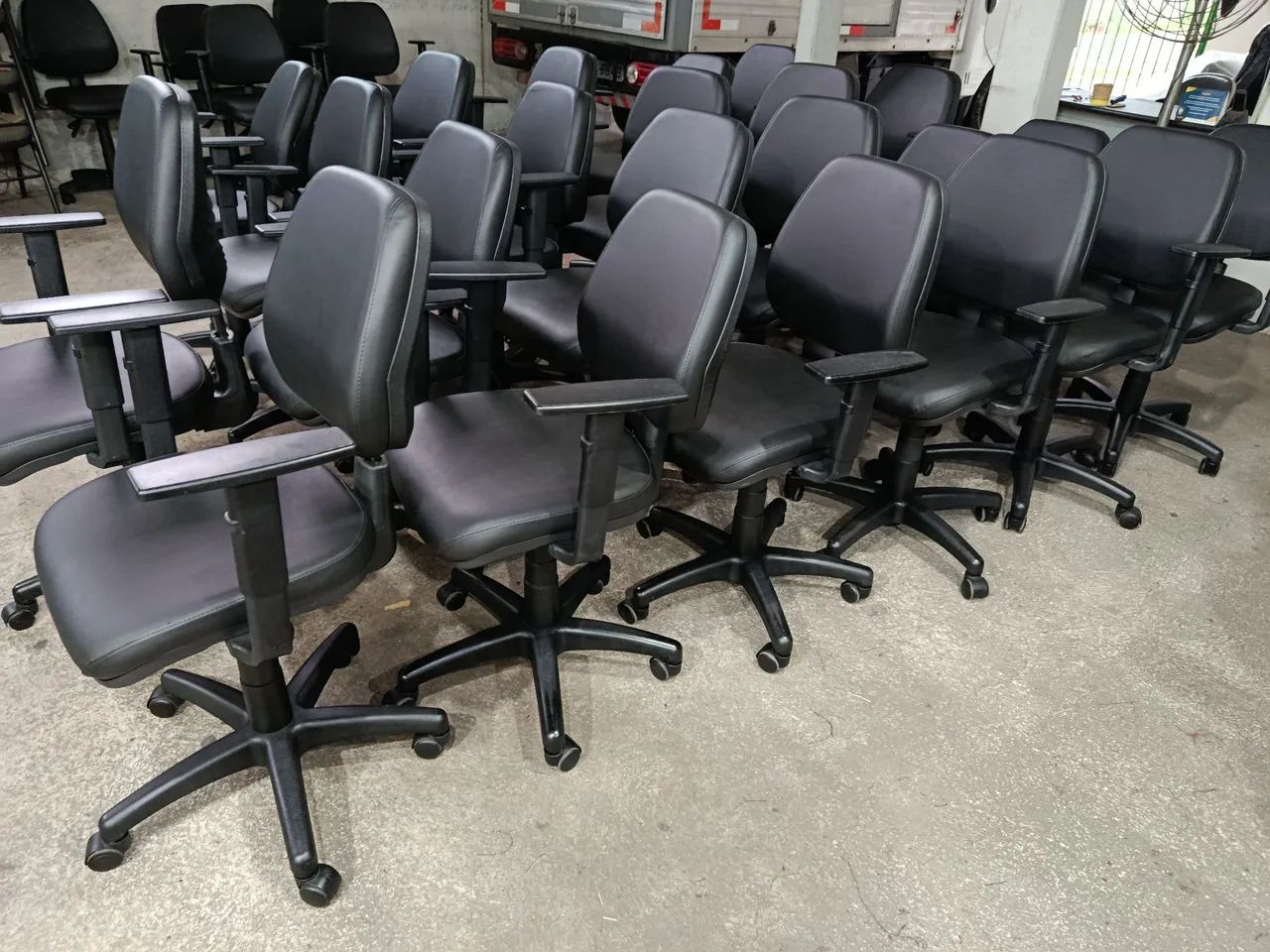 Cadeira escritório ergonômica  - Foto 4