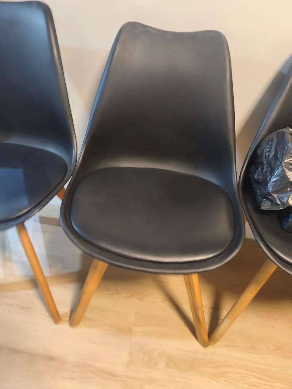 Cadeira Eames wood