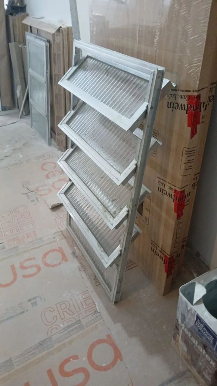Vendo 4 Basculantes de alumínio em perfeito estado, - Foto 5