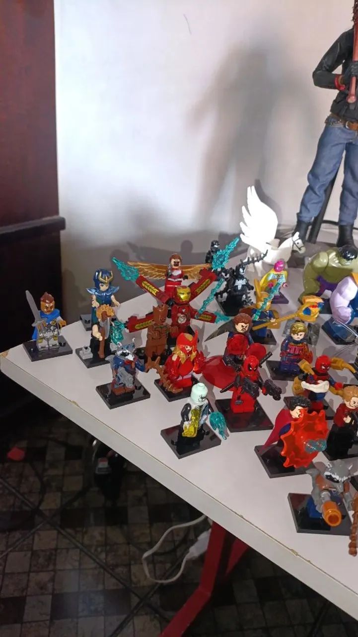 Bonecos Lego Marvel. Novos! 