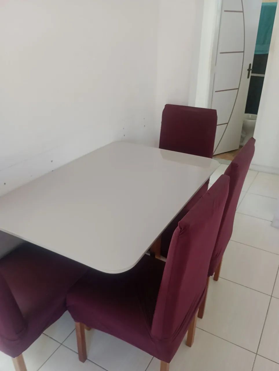 Mesa tampo de vidro com 4 cadeiras - Foto 2
