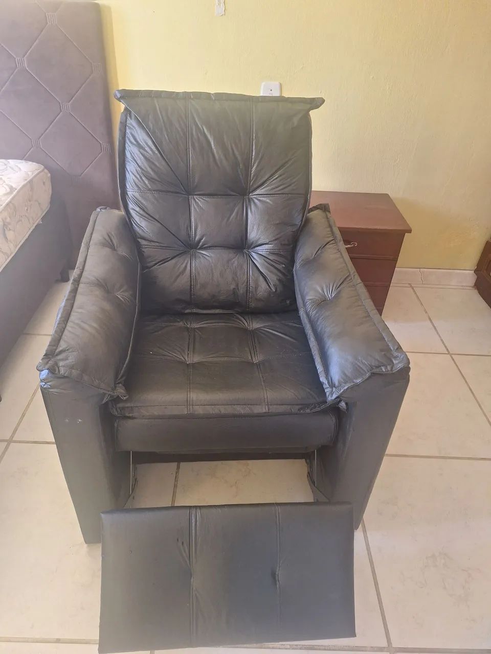Poltrona de cerimônia preta em.estado de nova  - Foto 3