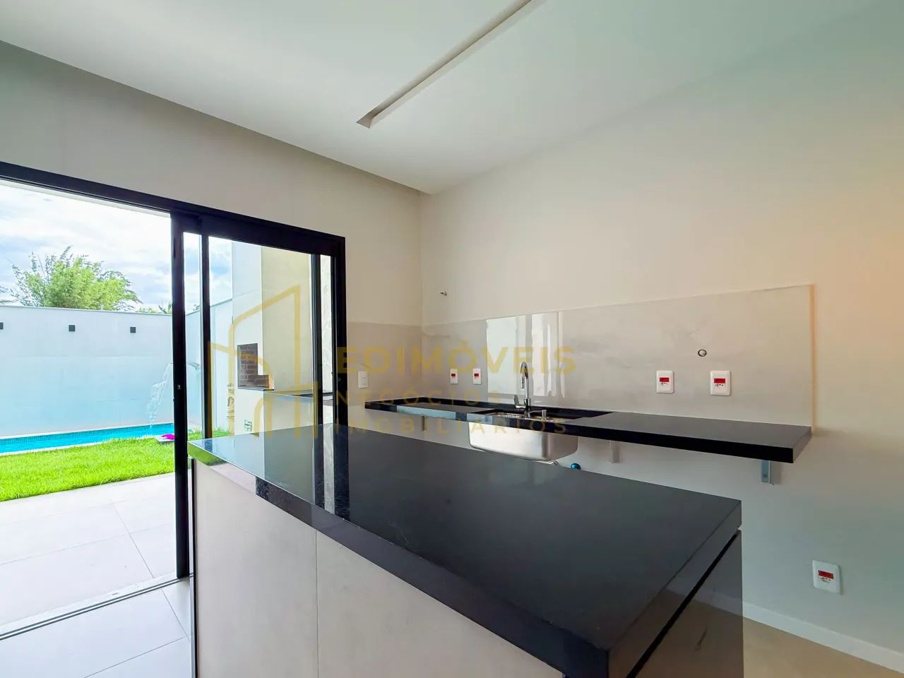 Manguinhos: Casa com 3 Quartos, Suíte Master e Vagas Cobertas - Foto 4