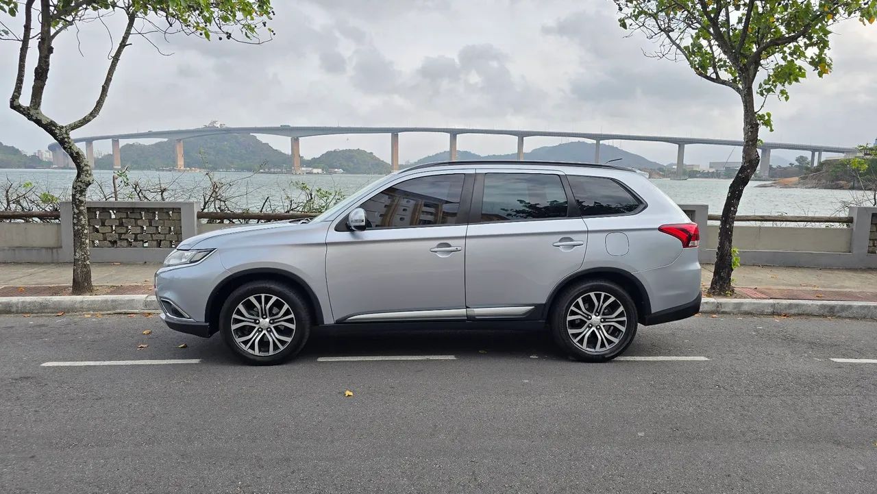 Mitsubishi Outlander OUTLANDER 2.0 16V 160cv Aut. 2016