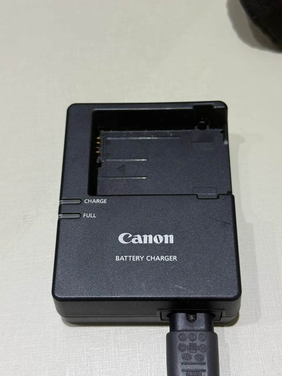 Vende-se Cannon Eos t3i - Foto 5