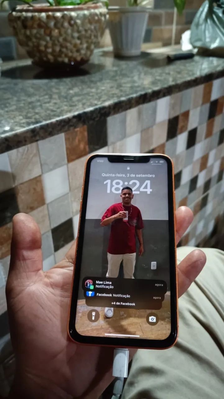 Xr na carcaça do iPhone 17  pro  - Foto 2