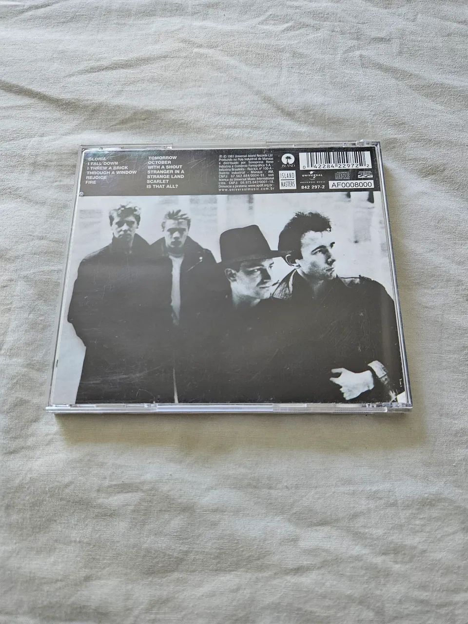 OCTOBER - U2 - Foto 2