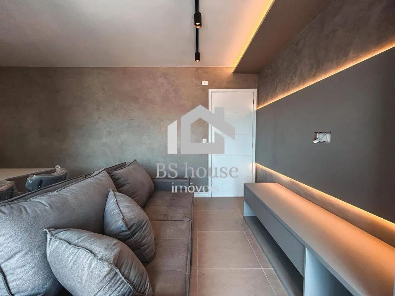 Apartamento com 2 dormitórios, planejados e varanda gourmet - Foto 2