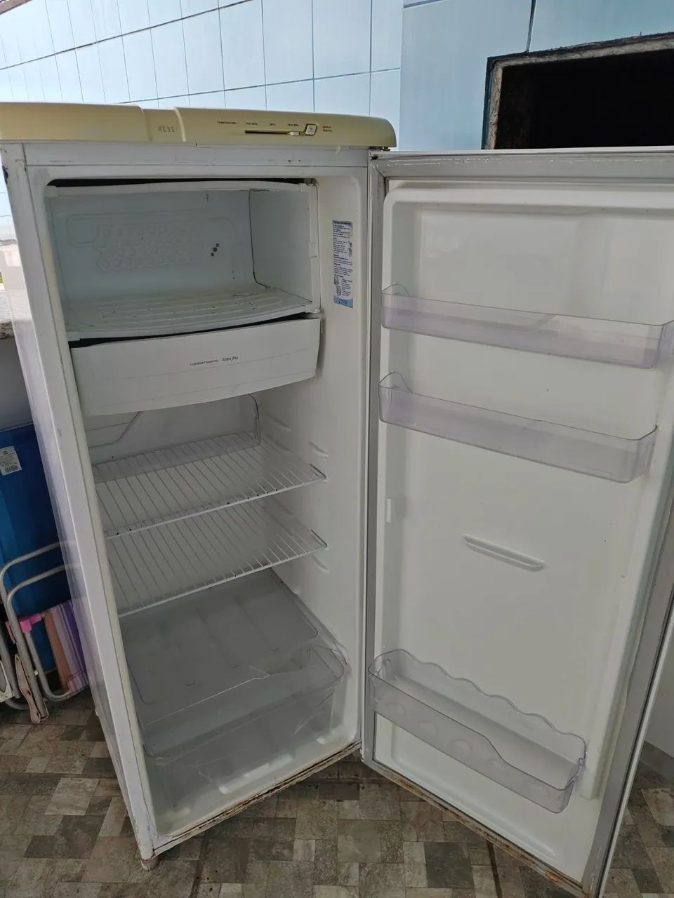 Geladeira Eletrolux 240lts - Foto 4