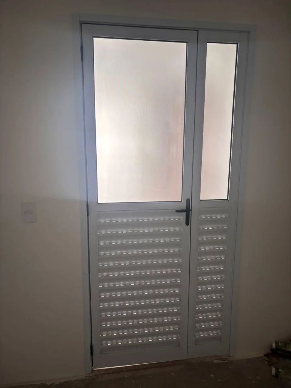 Porta de alumínio com Vidro  - Foto 2