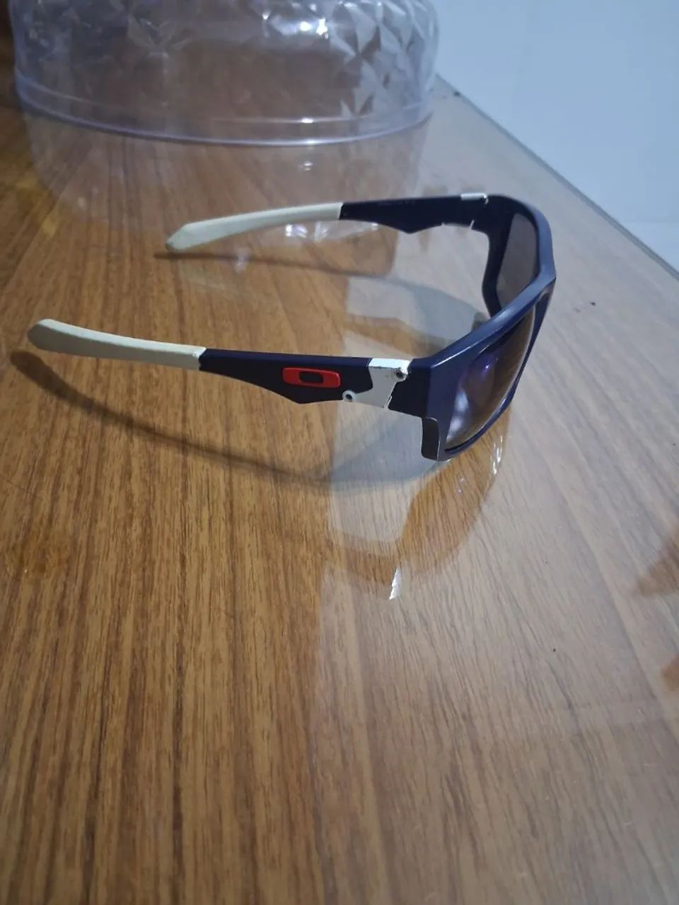 Oculos aokley original com caixa e nota de compra  - Foto 2