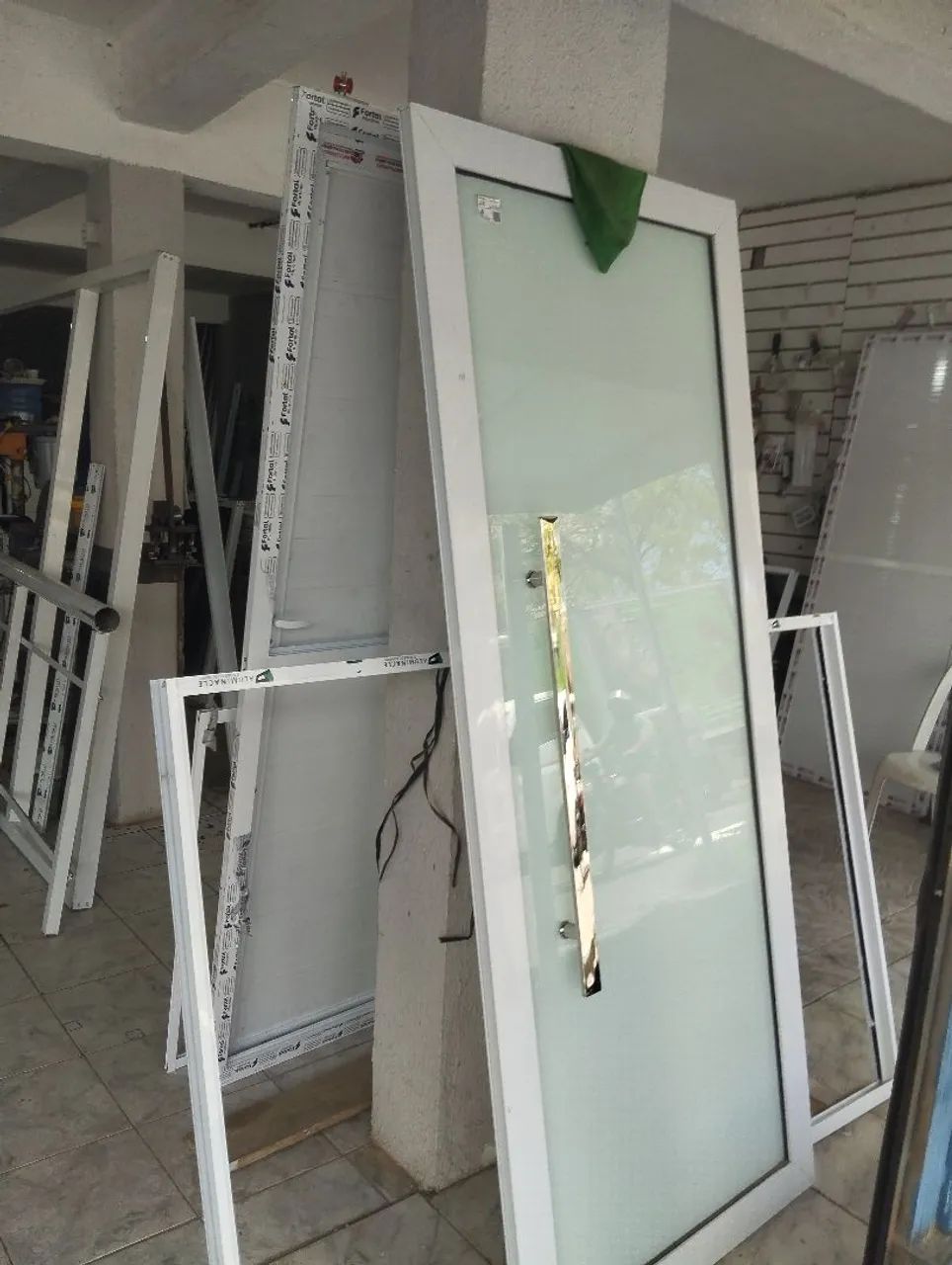 Porta de vidro com alumínio 