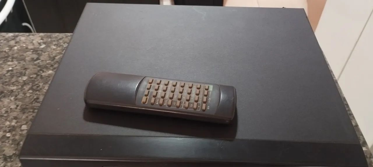 Vídeo cassete Philips quatro cabeça vendo - Foto 2