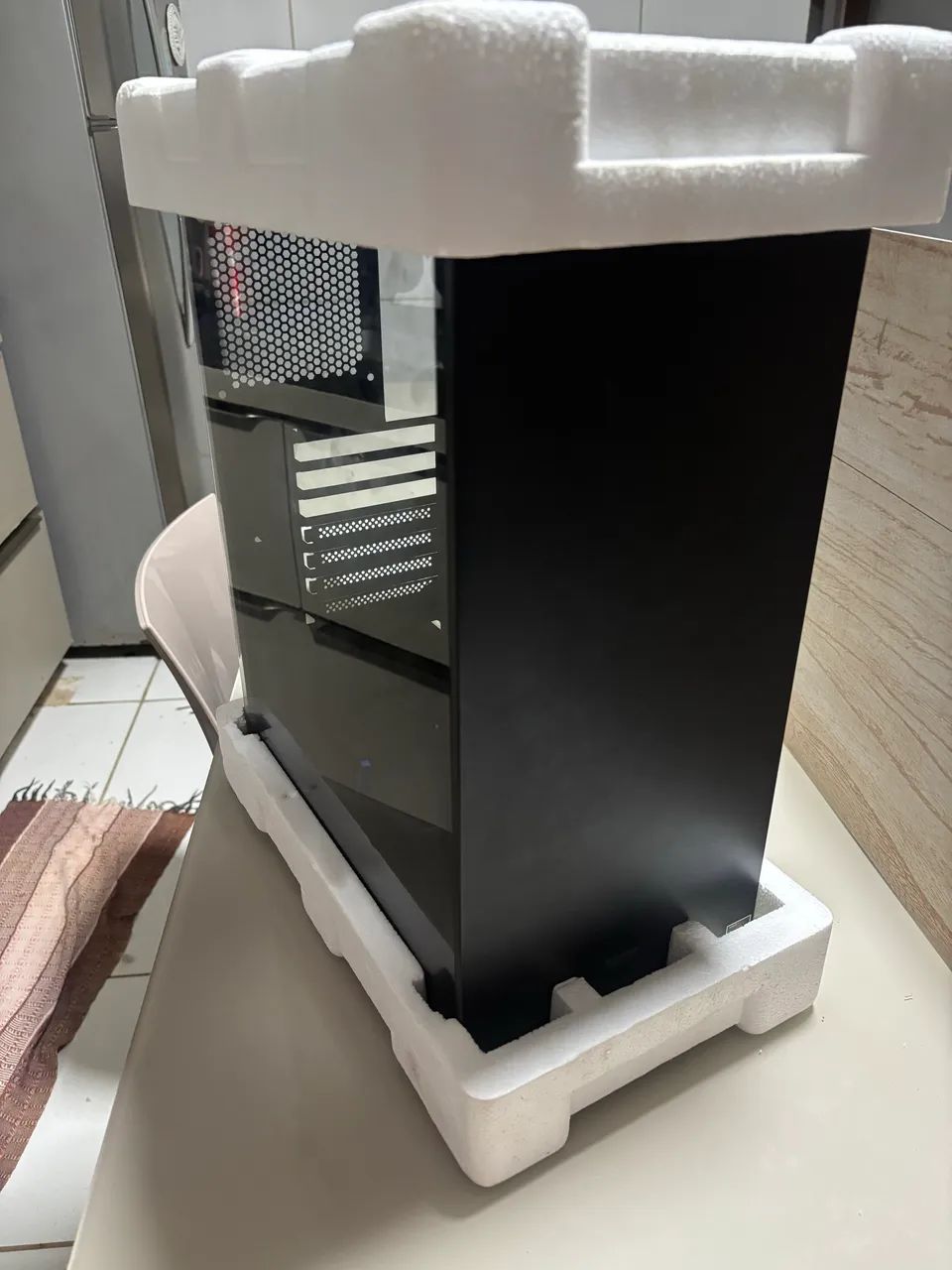 Gabinete Slim Preto, Com vidro temperado