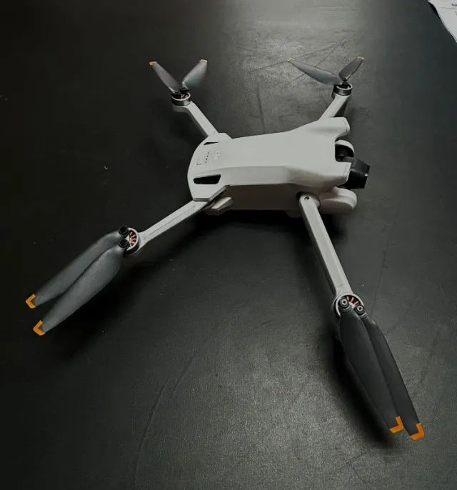 DJI MINI 3 PRO COMBO FLY MORE - KIT COMPLETO! - Foto 2