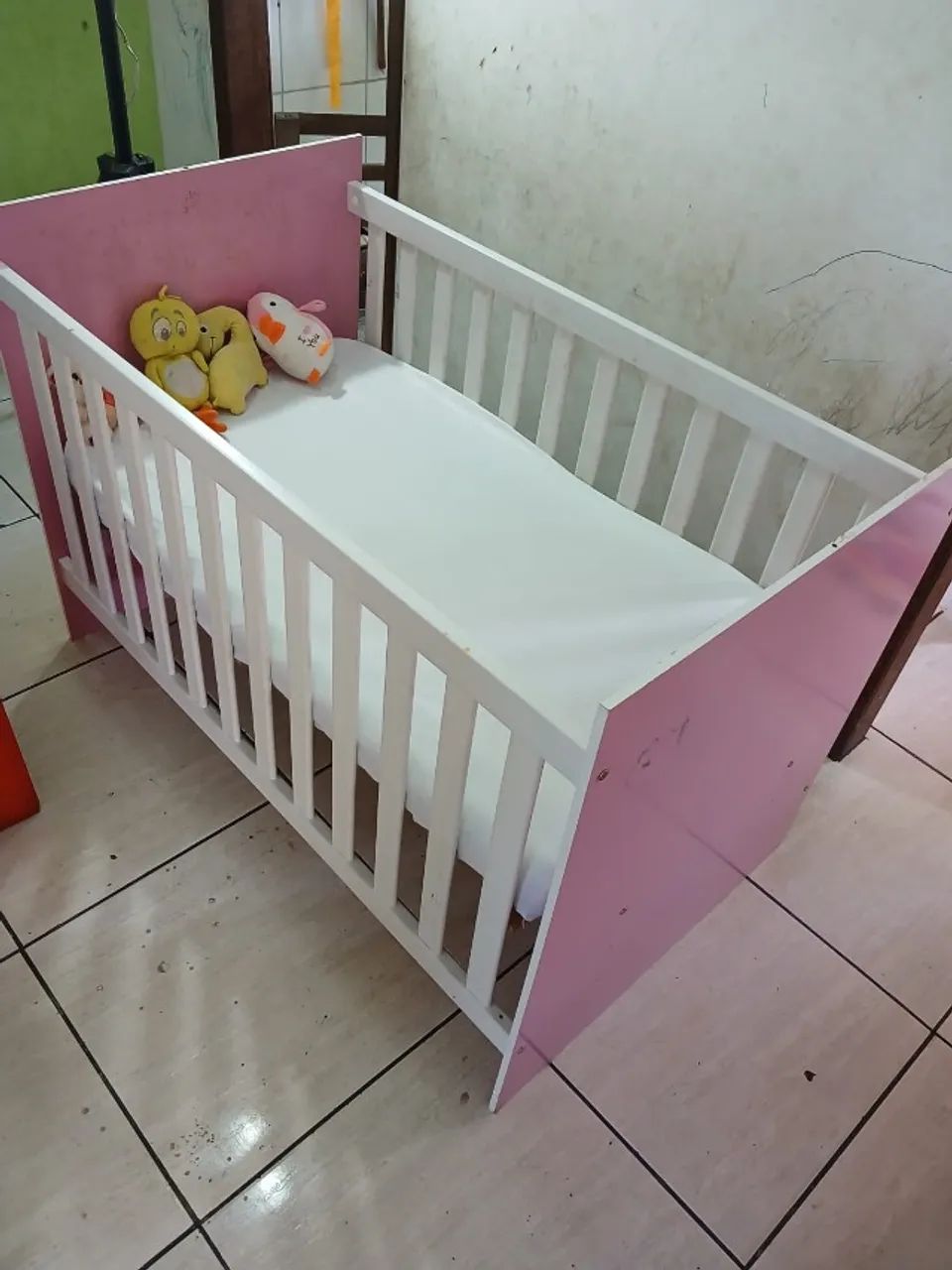 Berço branco e rosa  - Foto 4