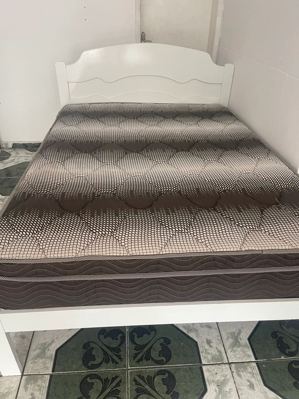 Cama de casal com colchão em perfeito estado com frete grátis  - Foto 3