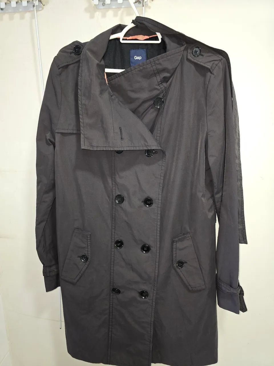 casaco trench coat da marca Gap